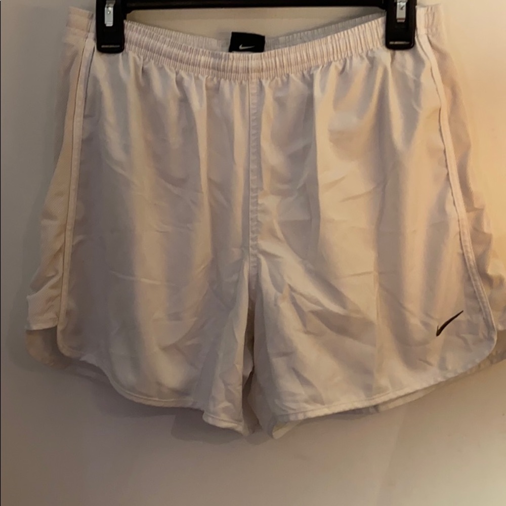 Women’s White Nike Shorts Size Medium